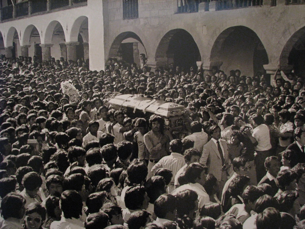 Edith Lagos' funeral with over 30,000 attendees, Ayacucho, 1982